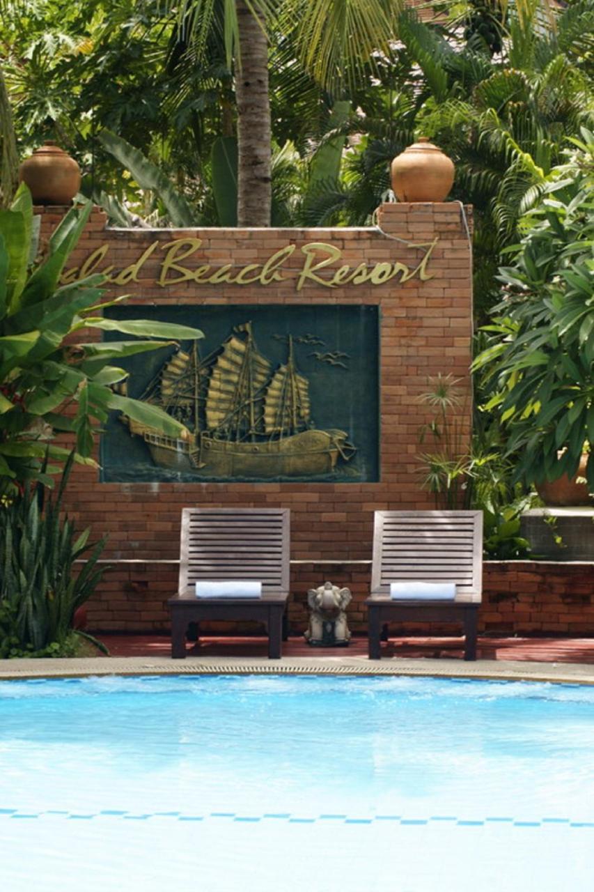 Superior Bungalow Pool View