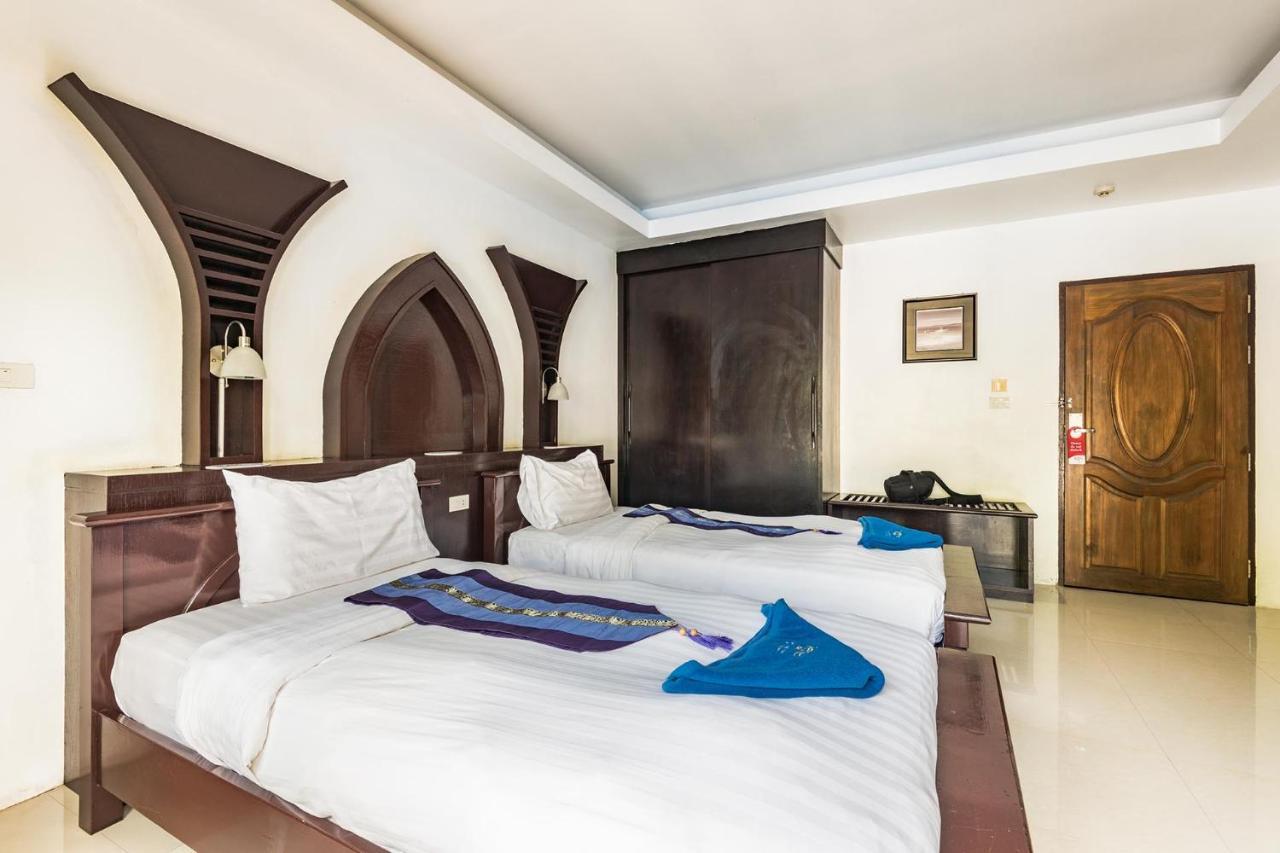 Superior Double or Twin Room with Pool View