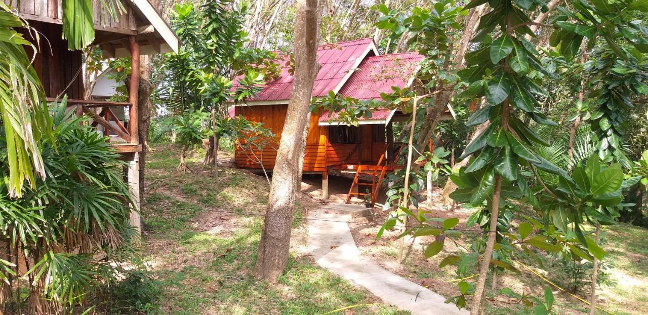Bungalow Garden View