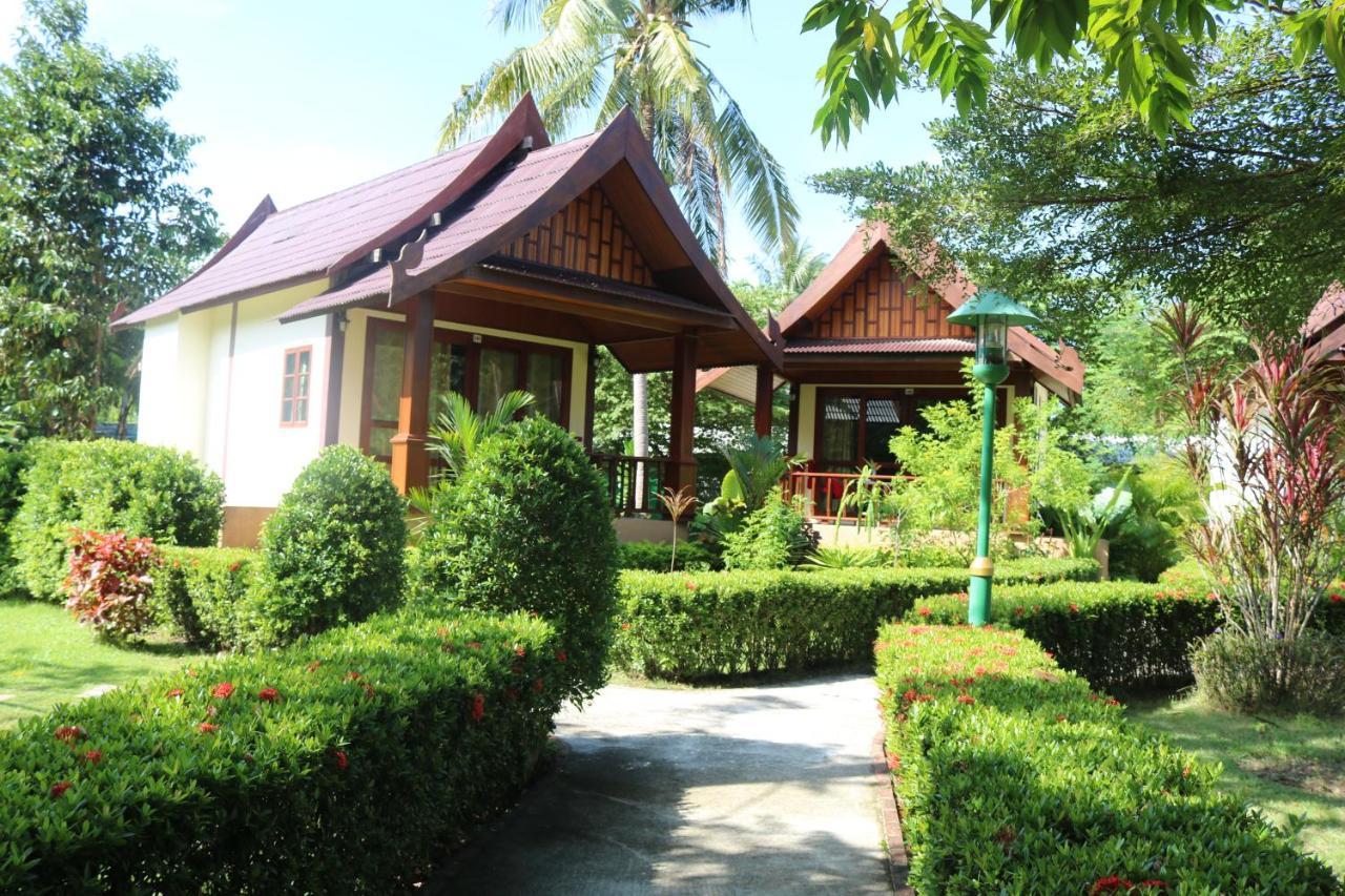 Deluxe Garden View Villa