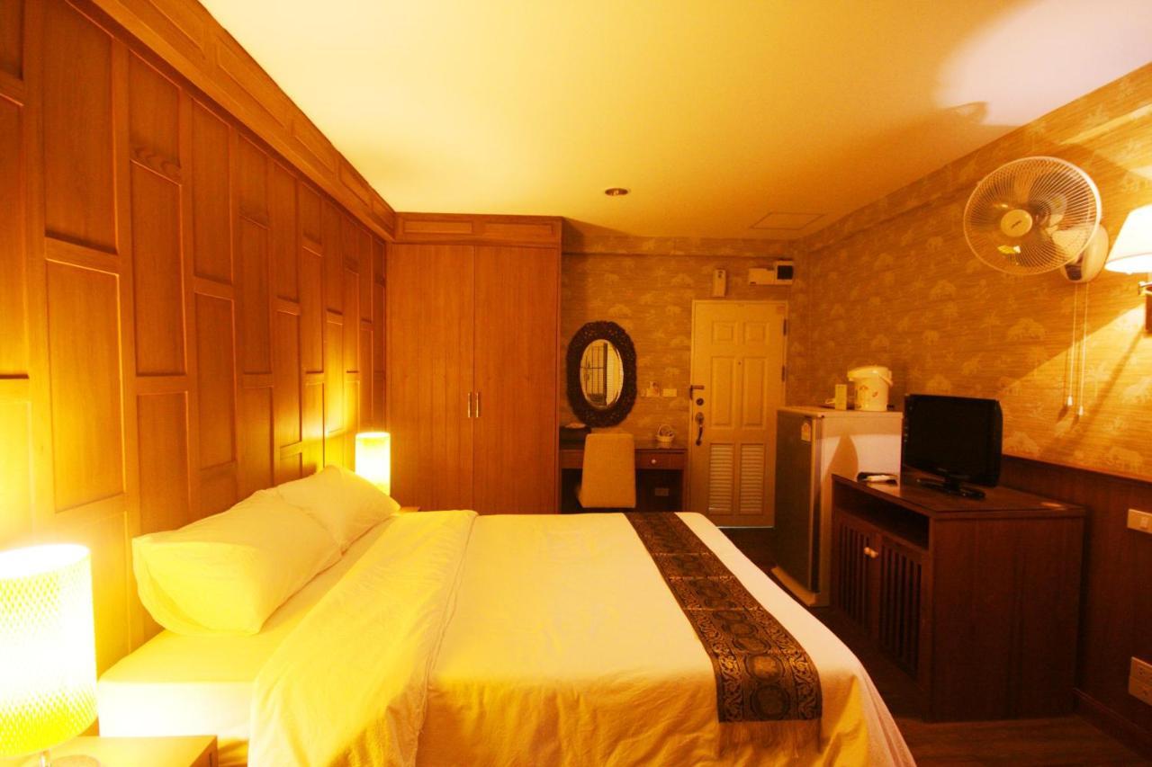 Deluxe Queen Room