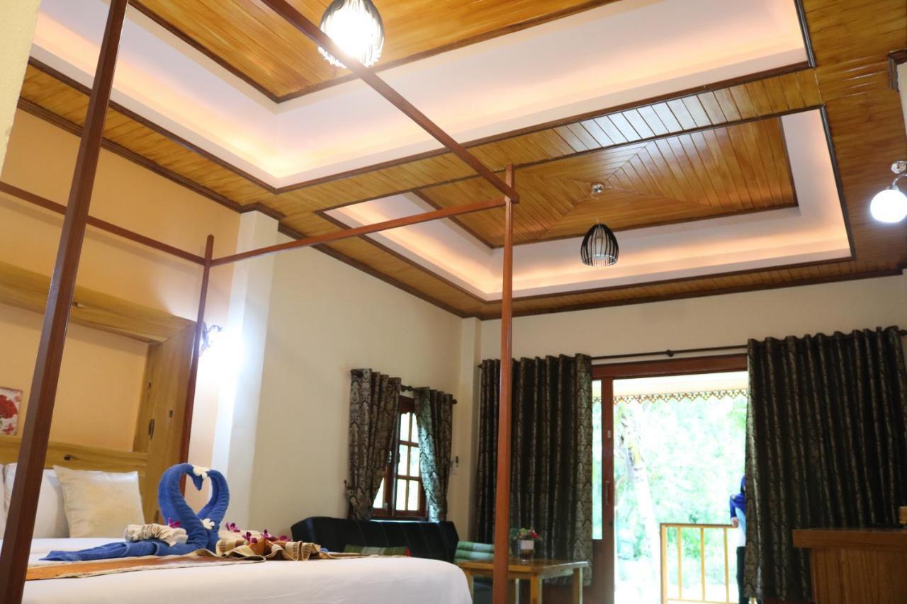 Deluxe Garden View Villa