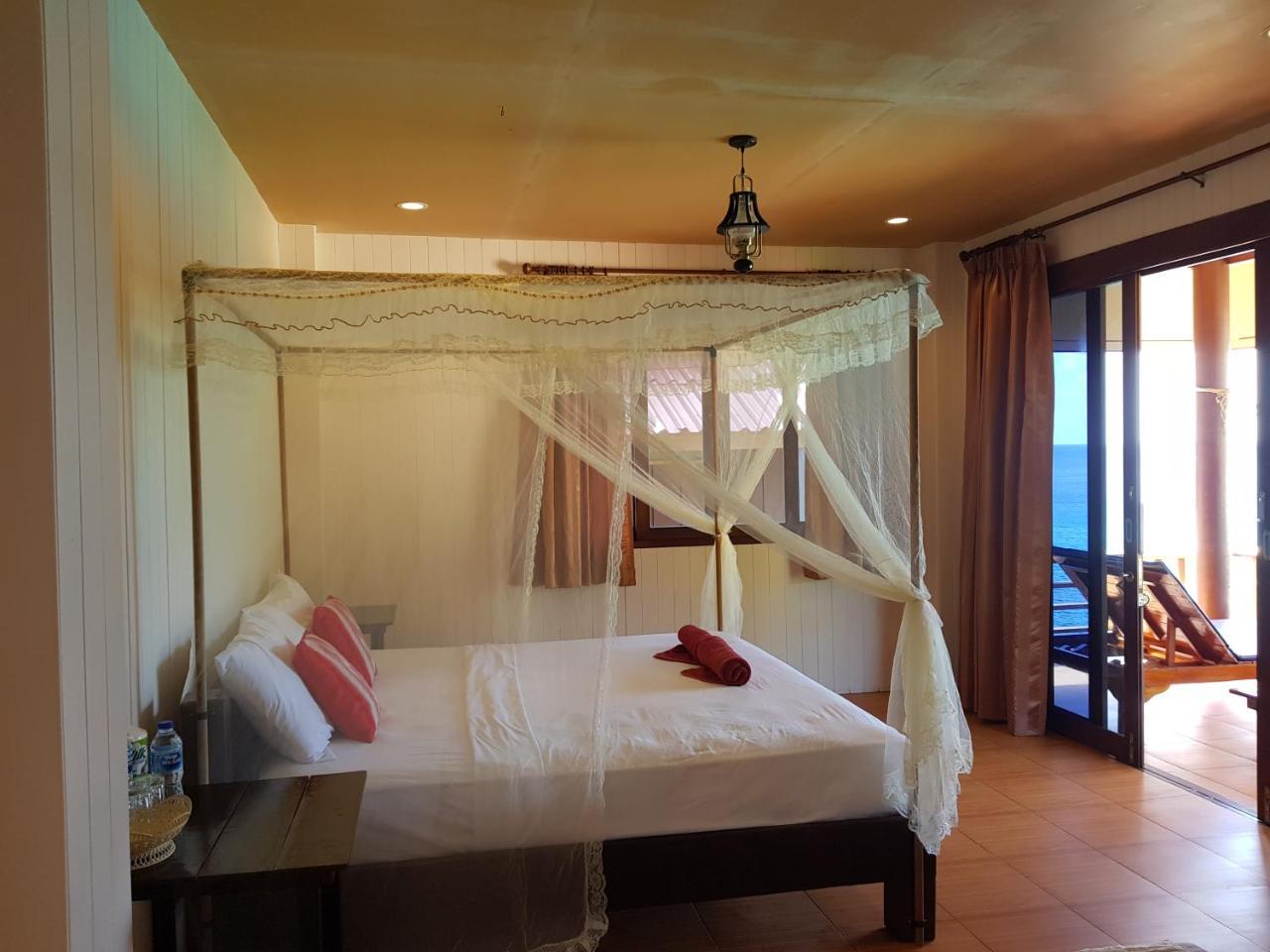 Standard Bungalow Sea View Fan