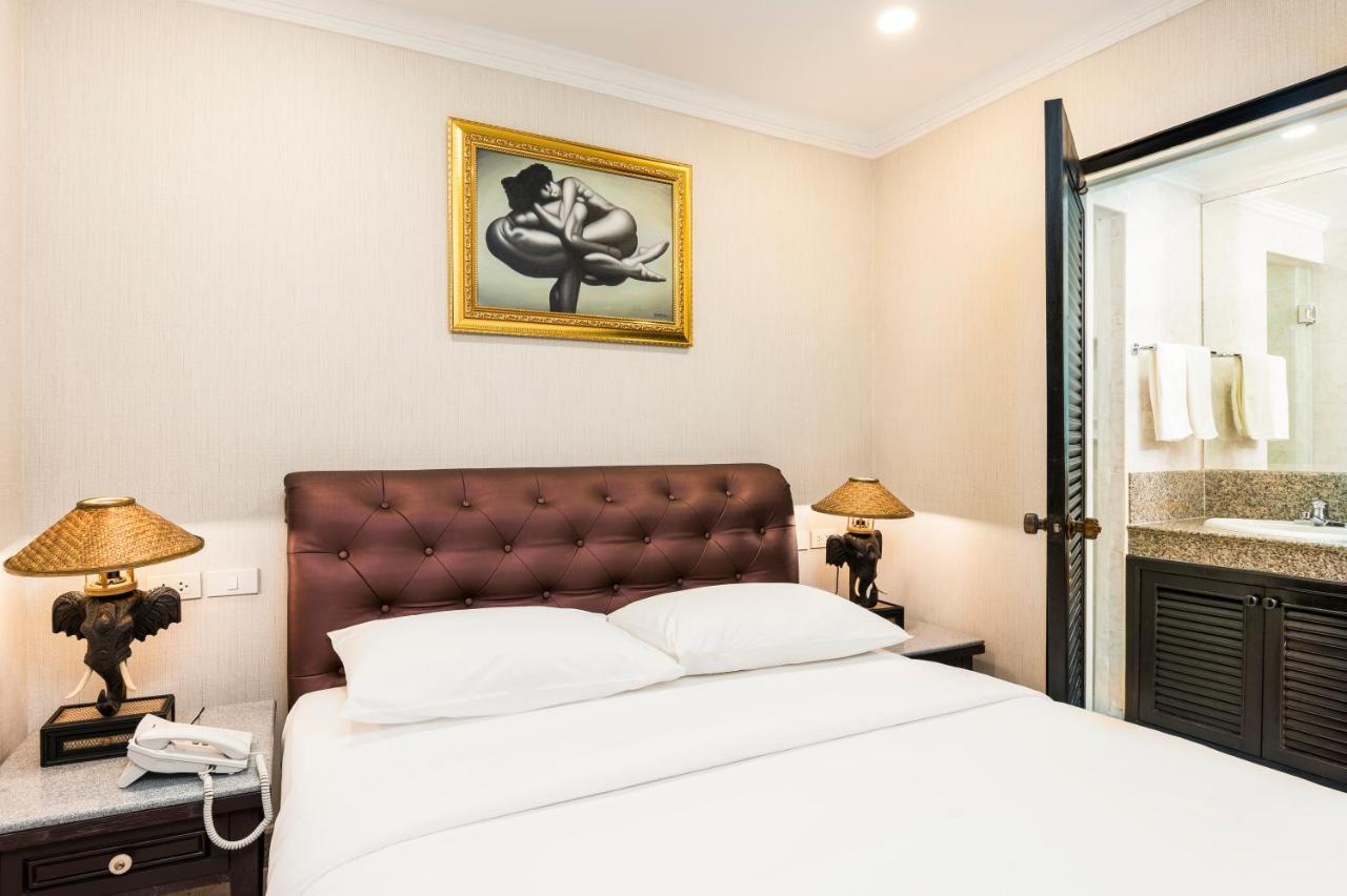 Standard Queen Room