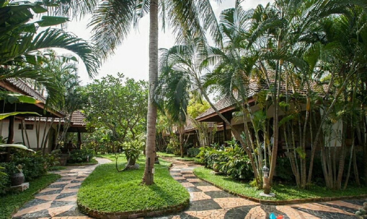 Superior Bungalow Garden View