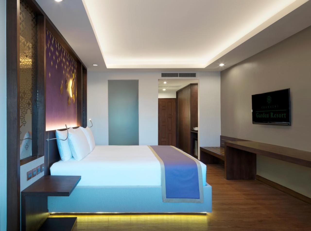 Signature Club Room