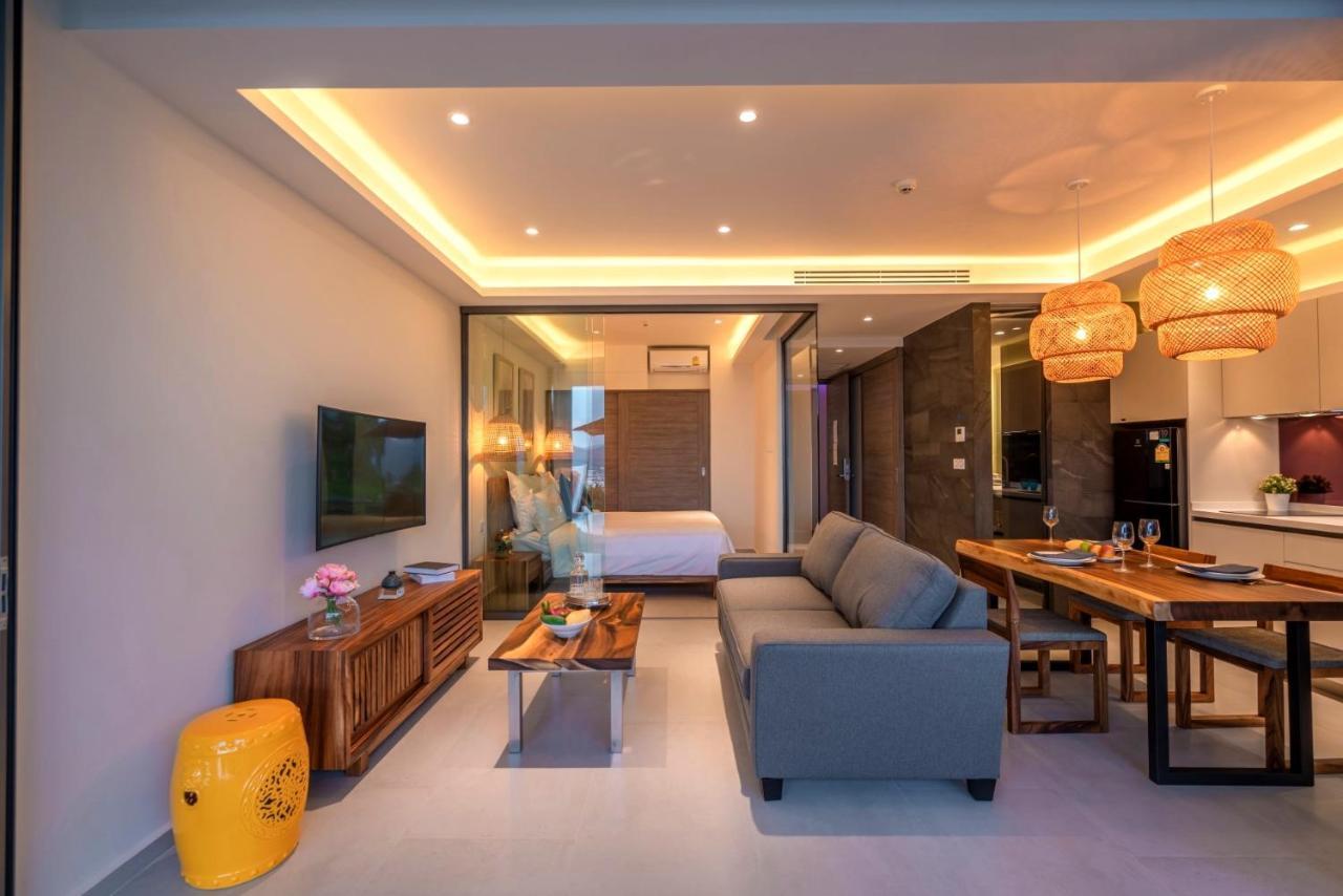 Suite Pool View