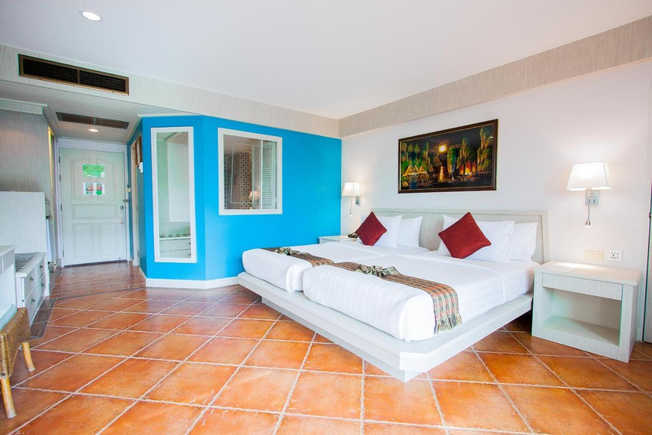 Deluxe Double or Twin Room Pool Access,775181080:JPEG