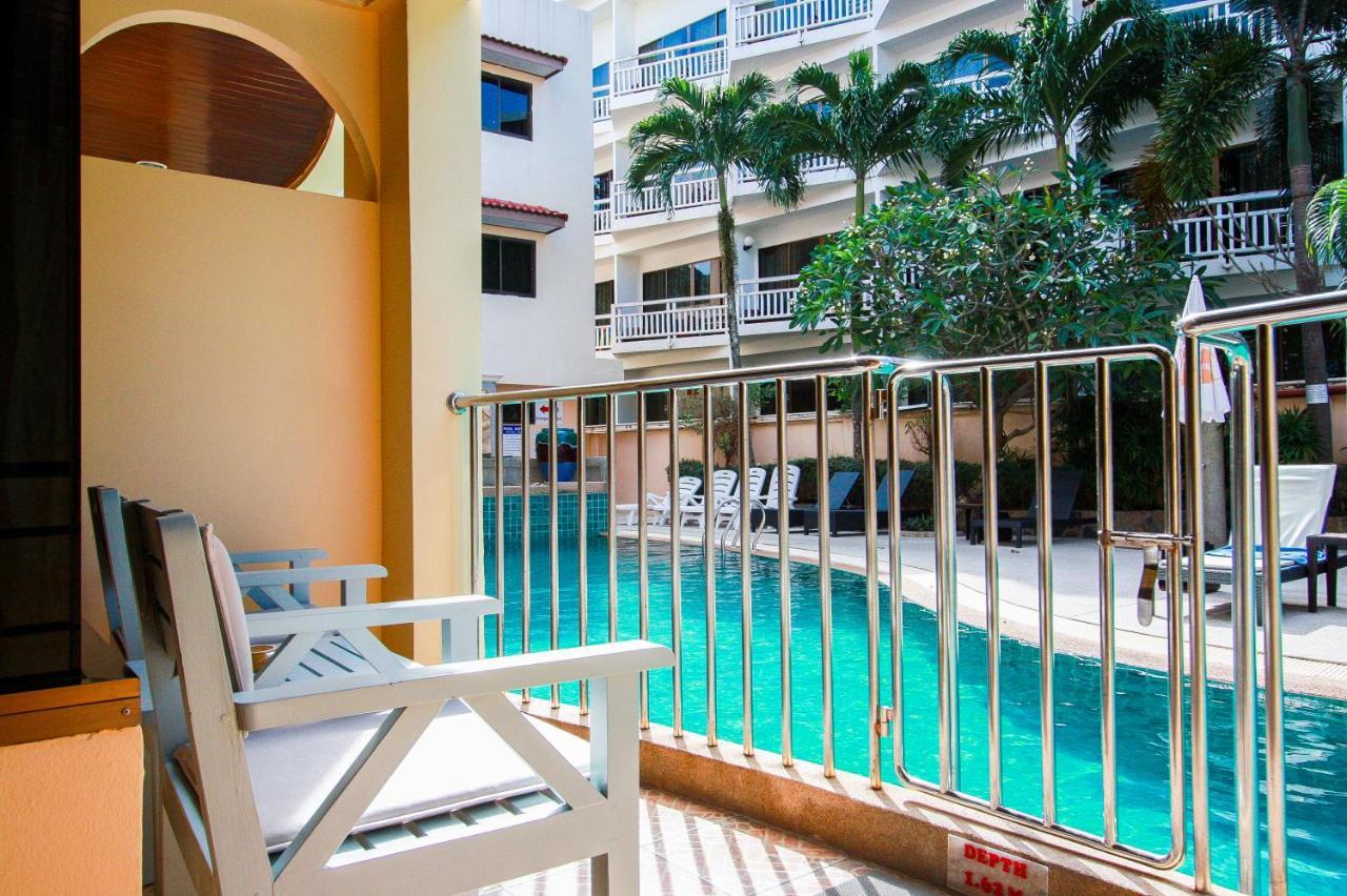 Deluxe Double or Twin Room Pool Access