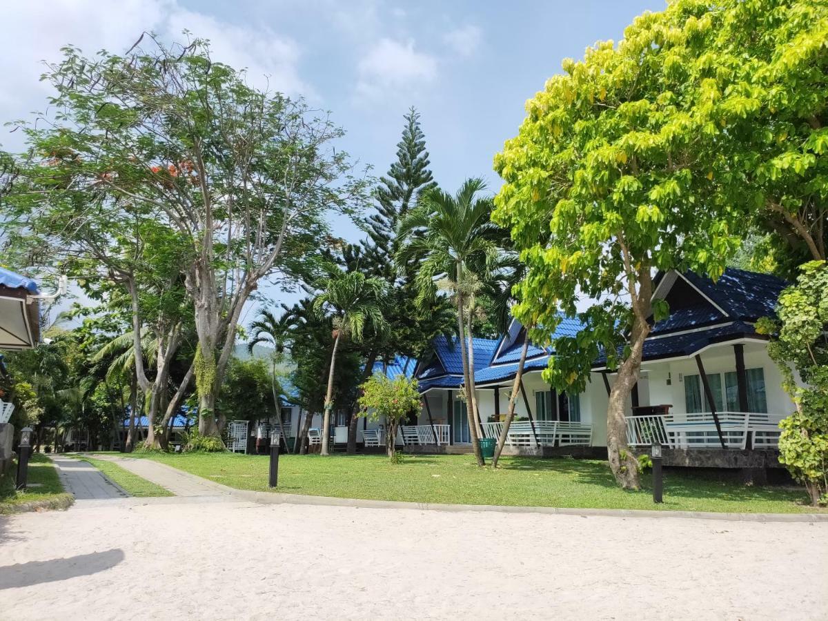 Bungalow Garden View