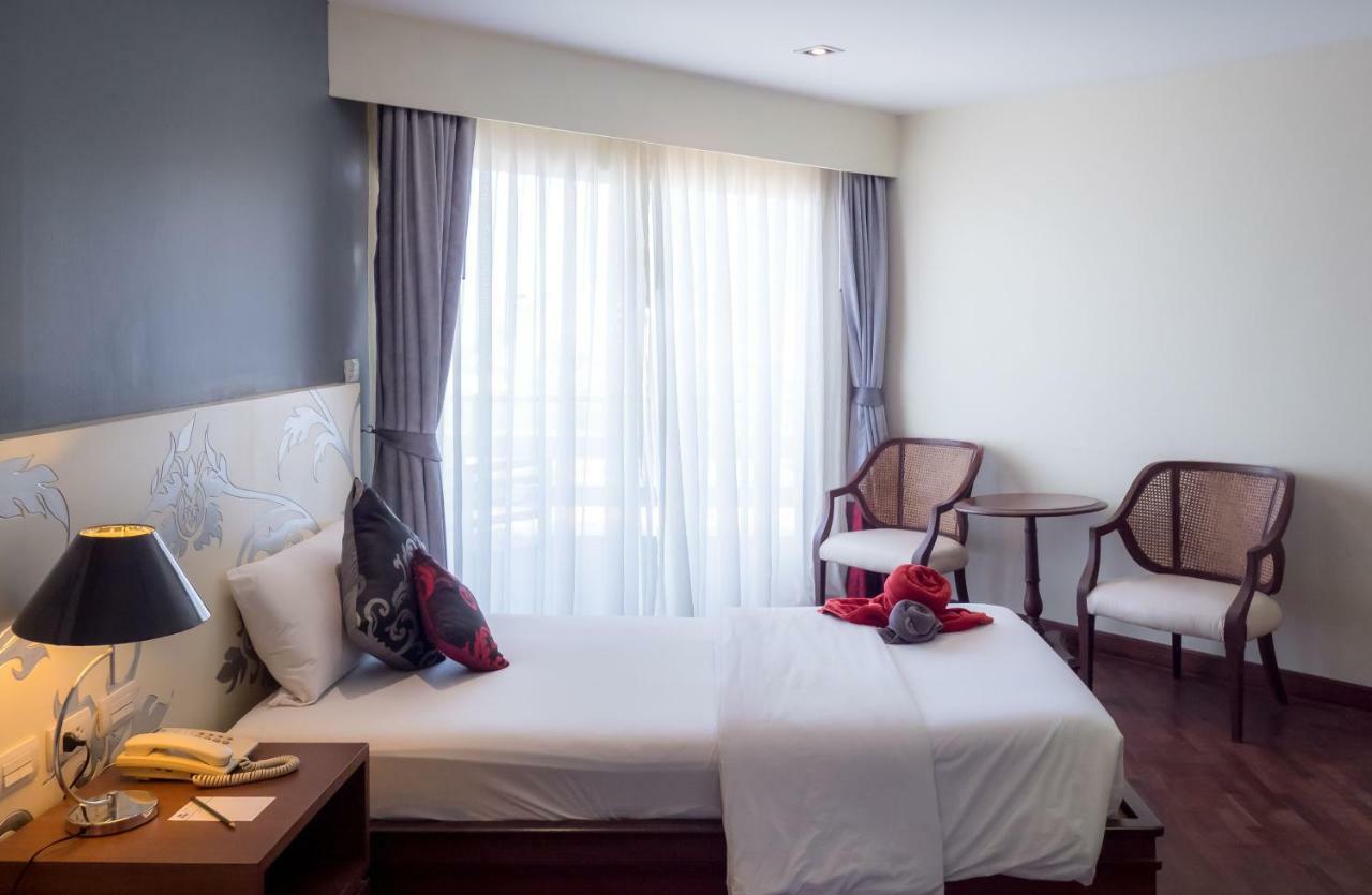 Top Superior Double or Twin Room Partial Sea View
