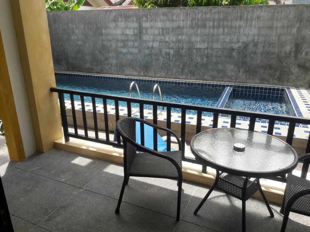 Studio Balcony