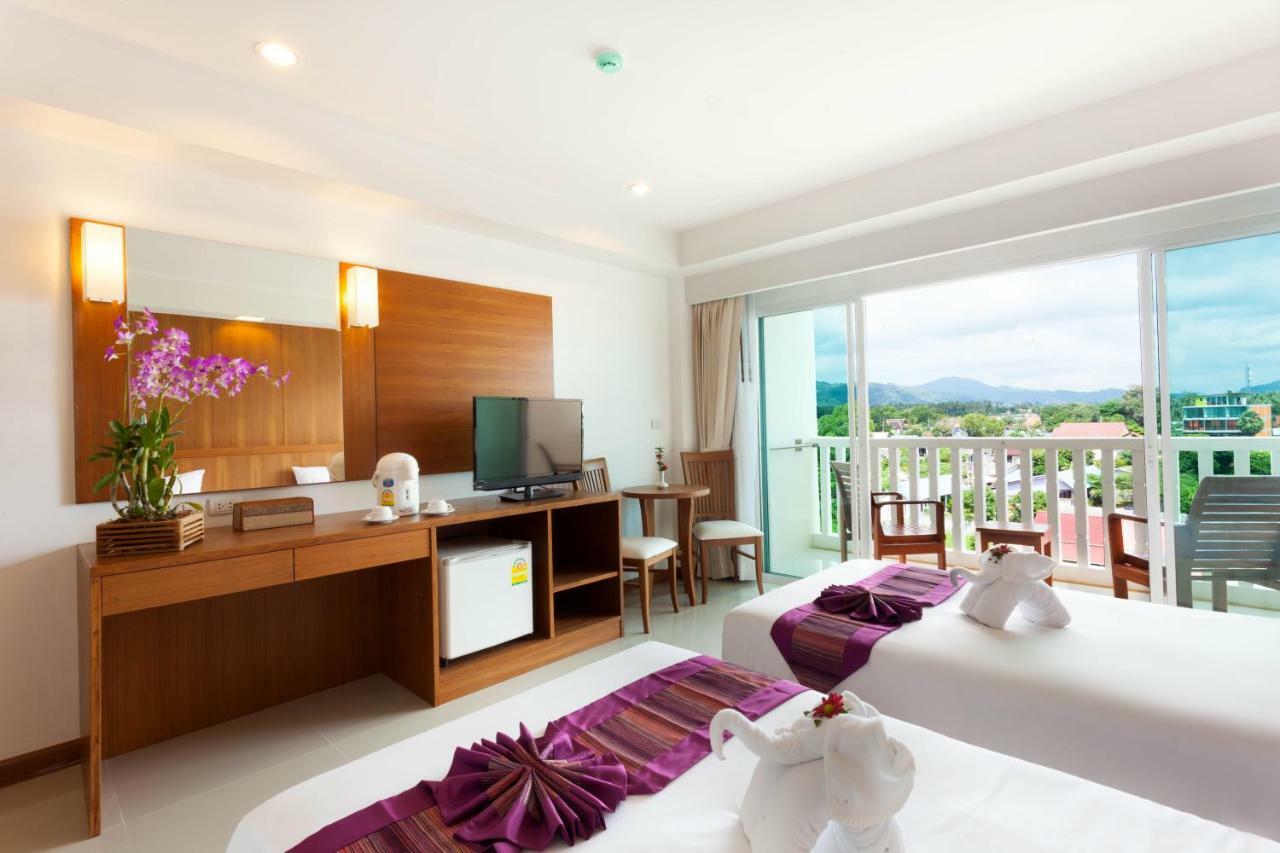 Double or Twin Room Partial Sea View