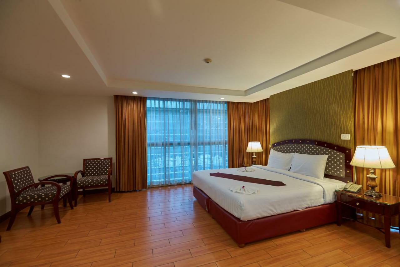 Deluxe King Room