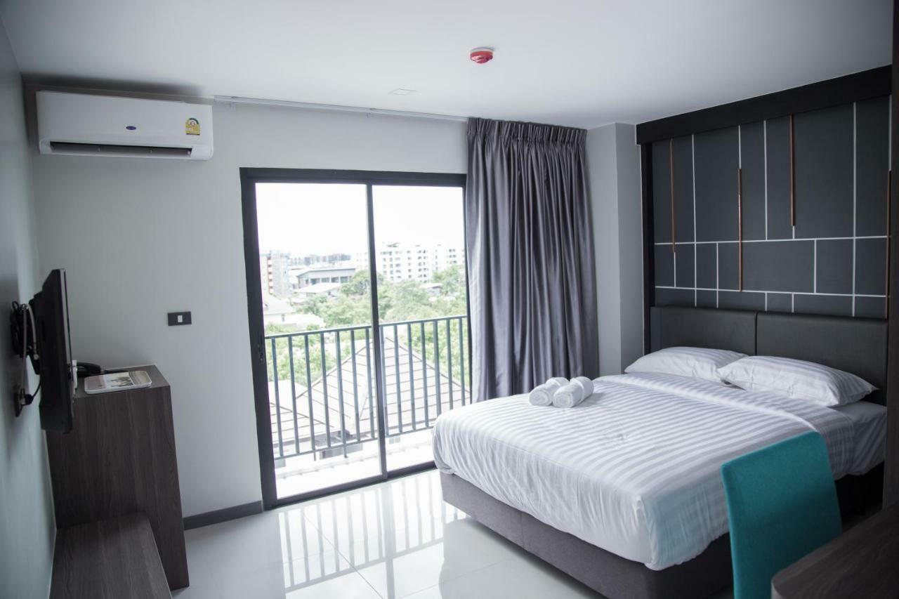 Queen Room with Balcony