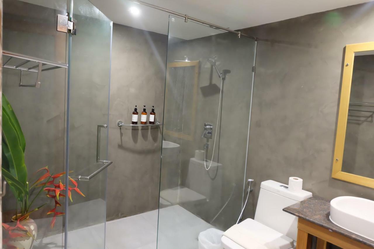 Standard Triple Room No Balcony,813376734:JPEG