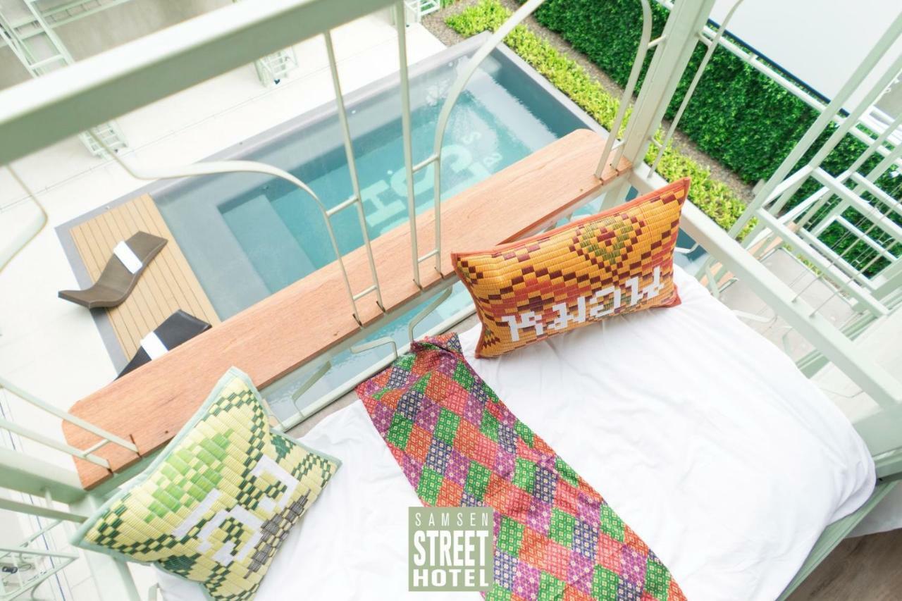 Deluxe Pool View