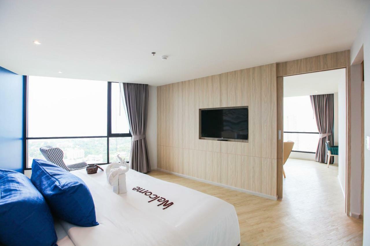 One-Bedroom Suite Sea View