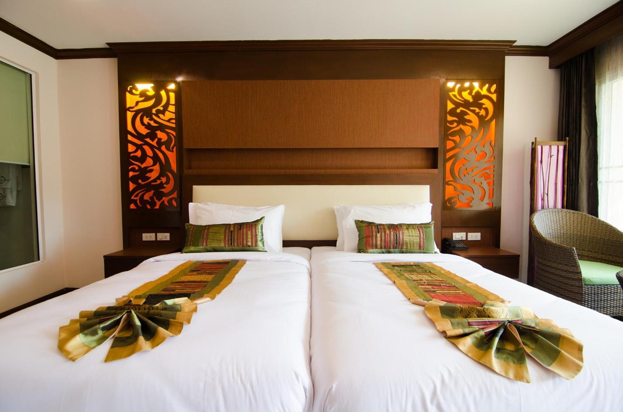 Deluxe Twin Room Pool View