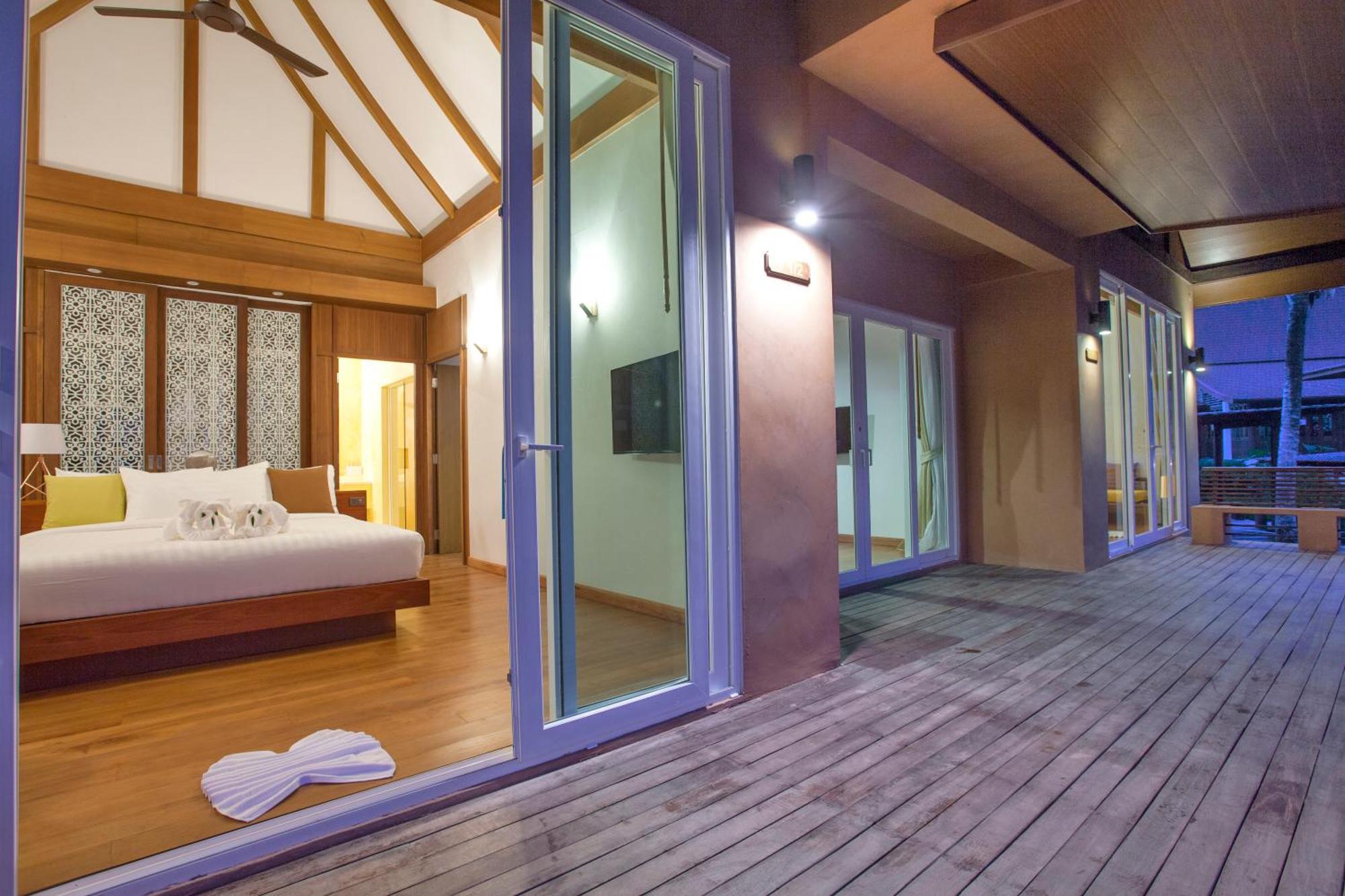Deluxe Family Room