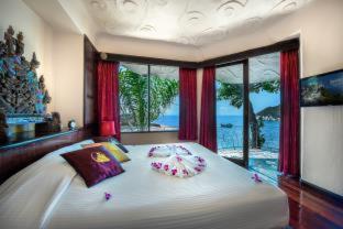 Deluxe Suite Pavilion Sea View