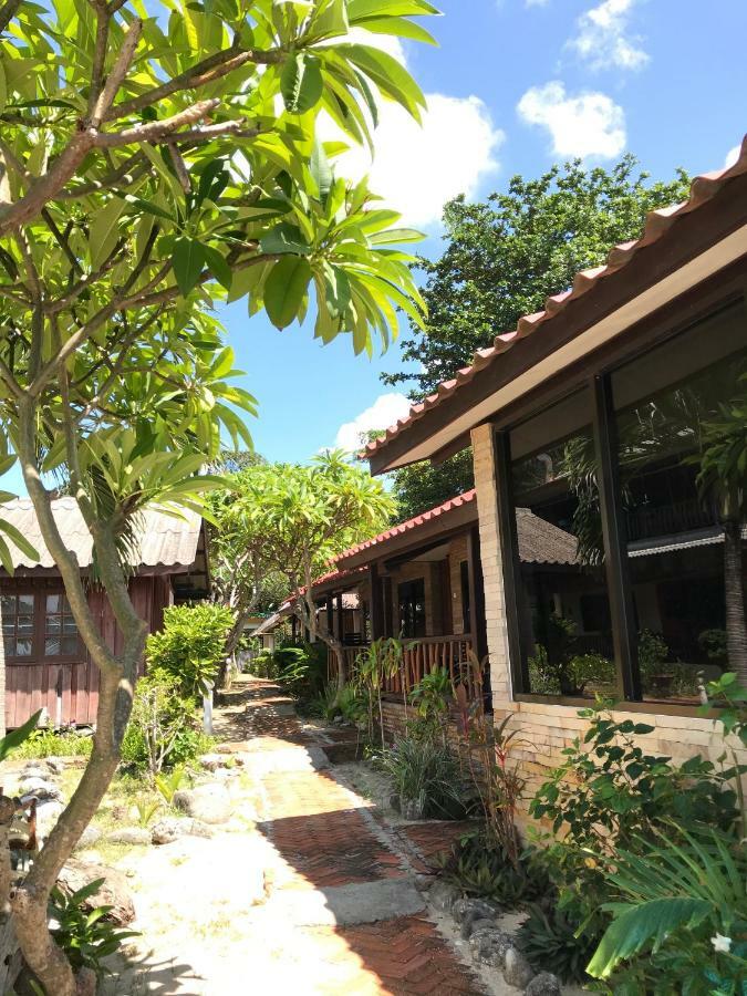 Superior Bungalow Beach Side