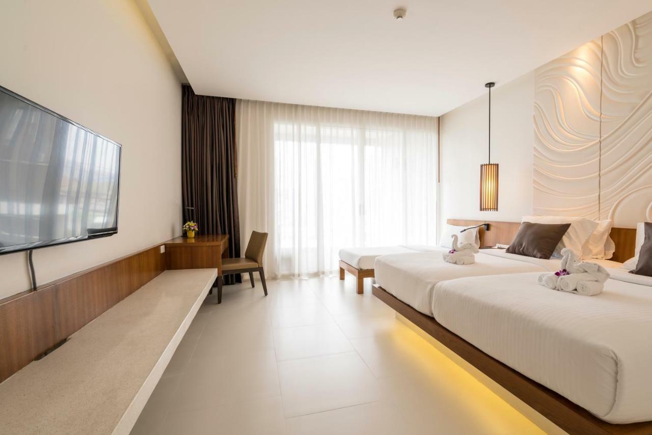 Deluxe Family Room Balcony