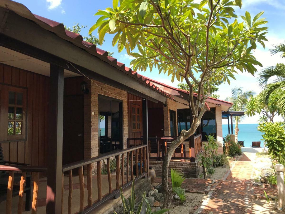 Superior Bungalow Beach Side