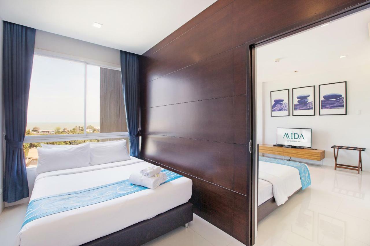 Deluxe Two-Bedroom Family Room
