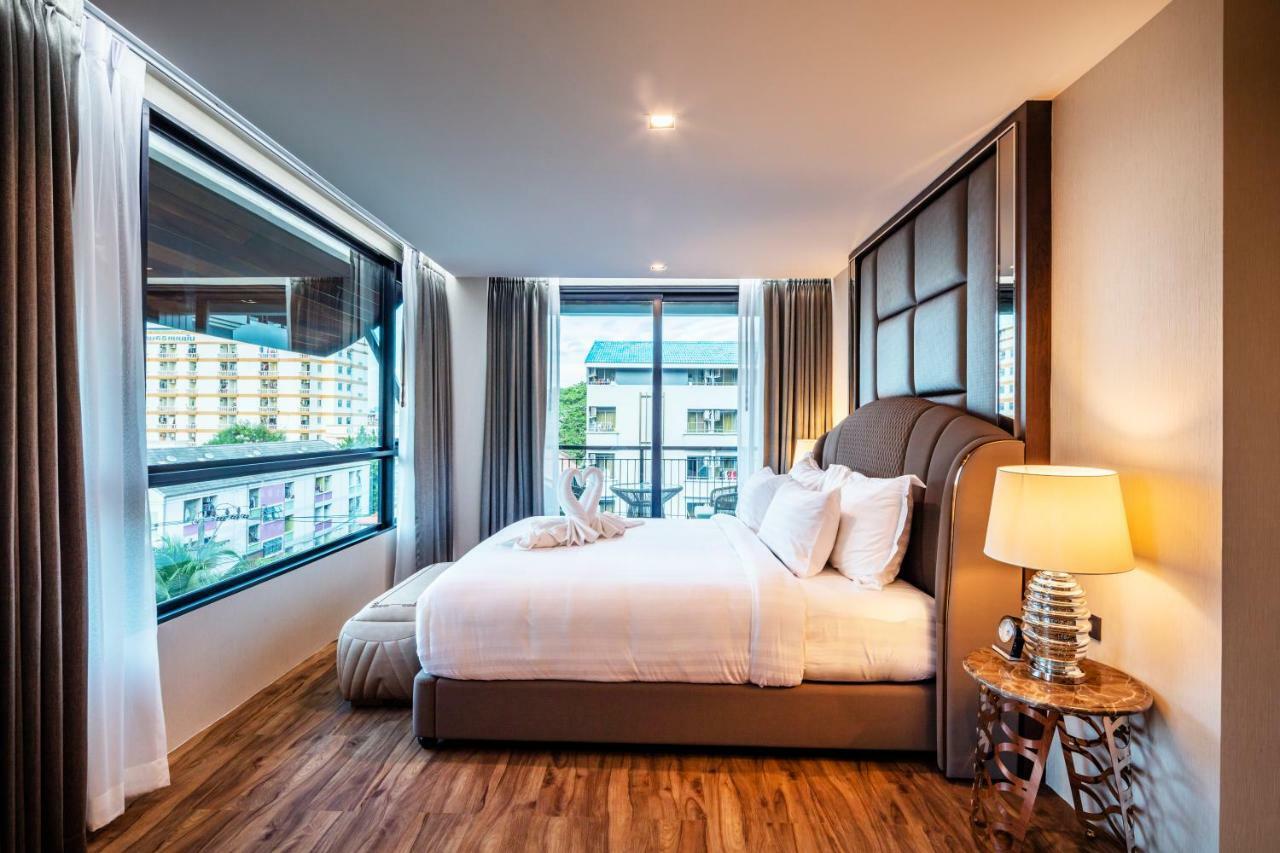 Double Room Pool View