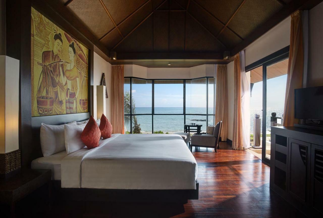 Beachfront Pool Villa
