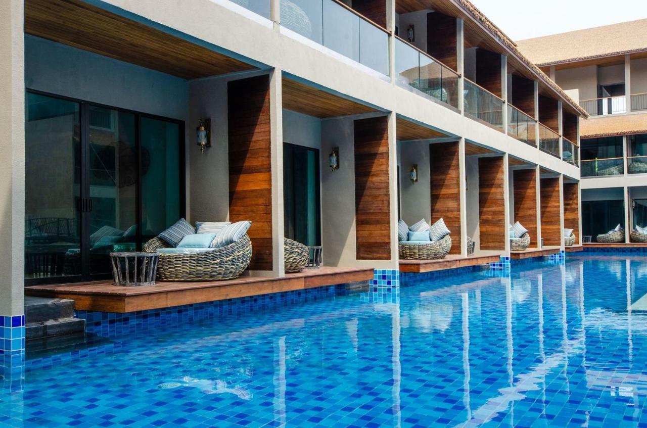 Deluxe Double or Twin Room Pool Access