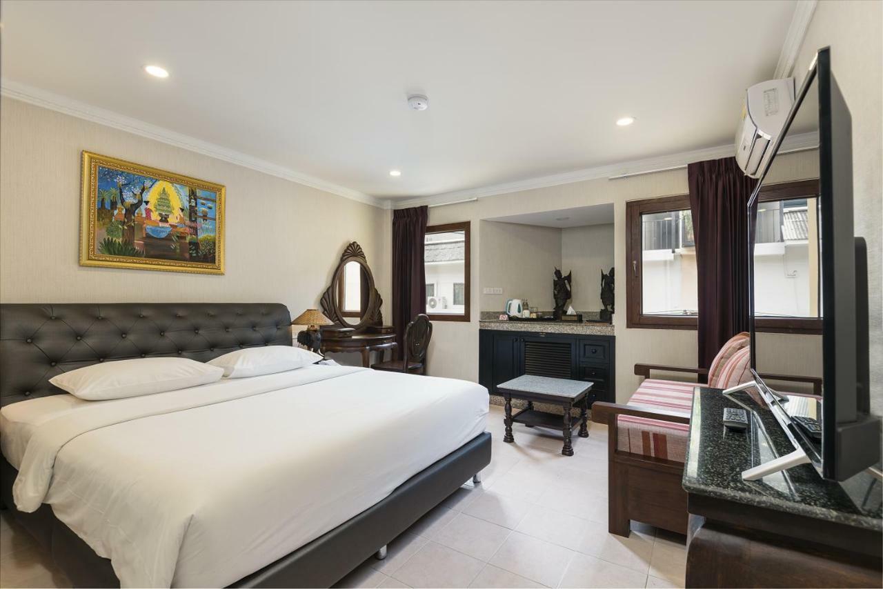 Deluxe King Room