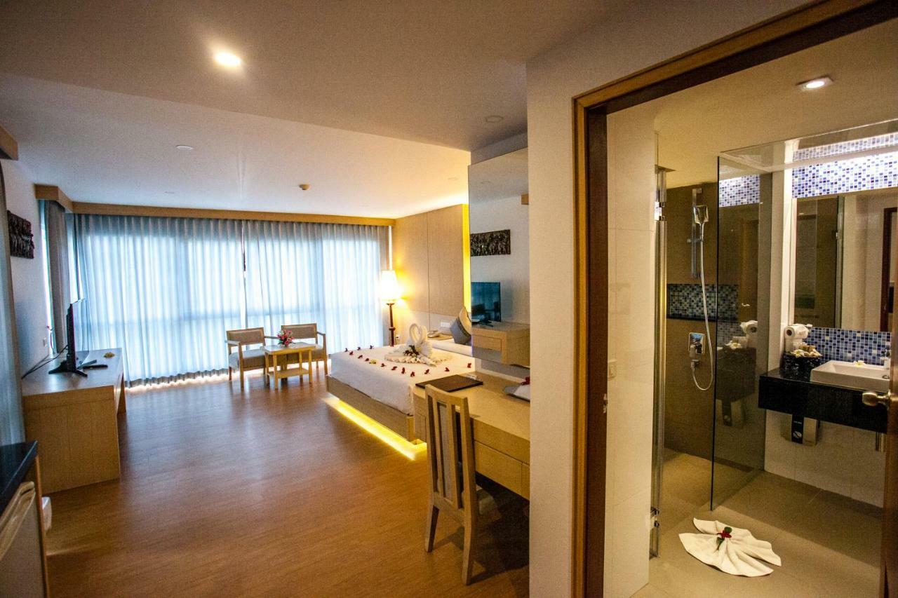 Junior Suite Outdoor Hot Tub