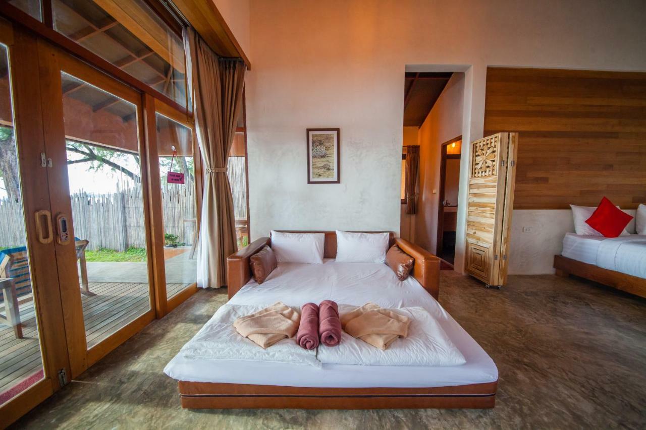 Beach Front Villa,895394710:JPEG