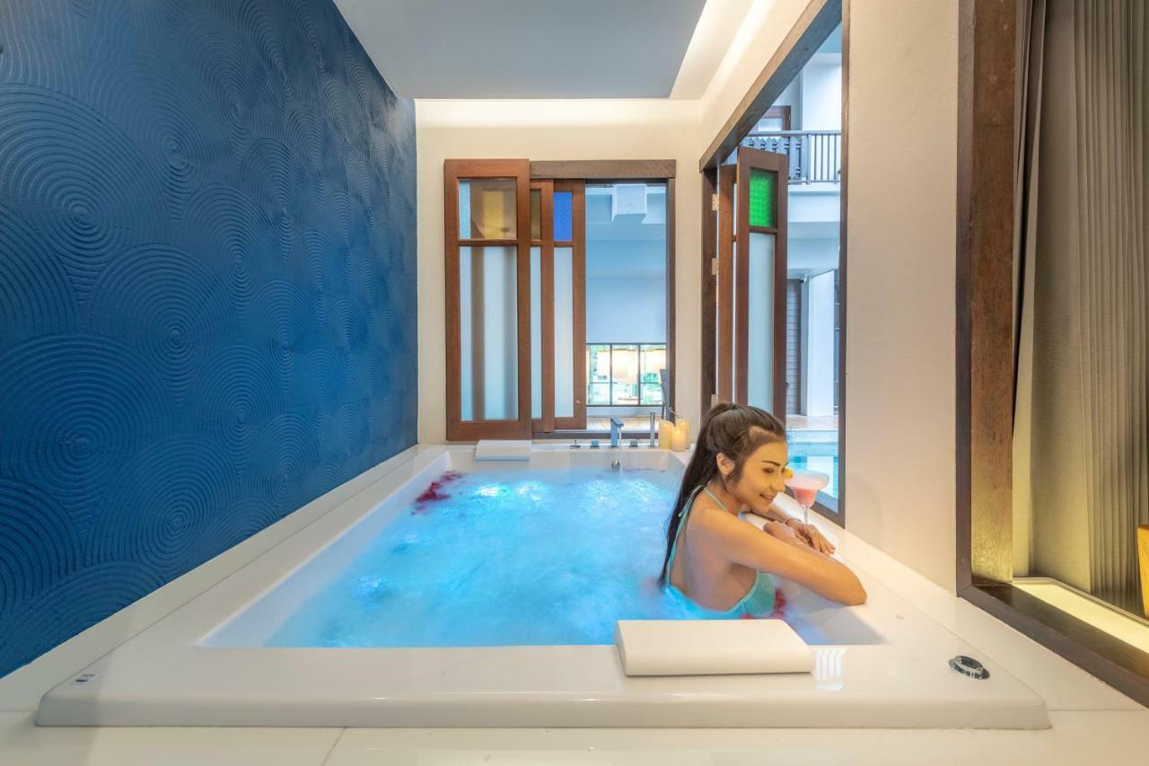 Jaccuzzie Pool Access,899162056:JPEG