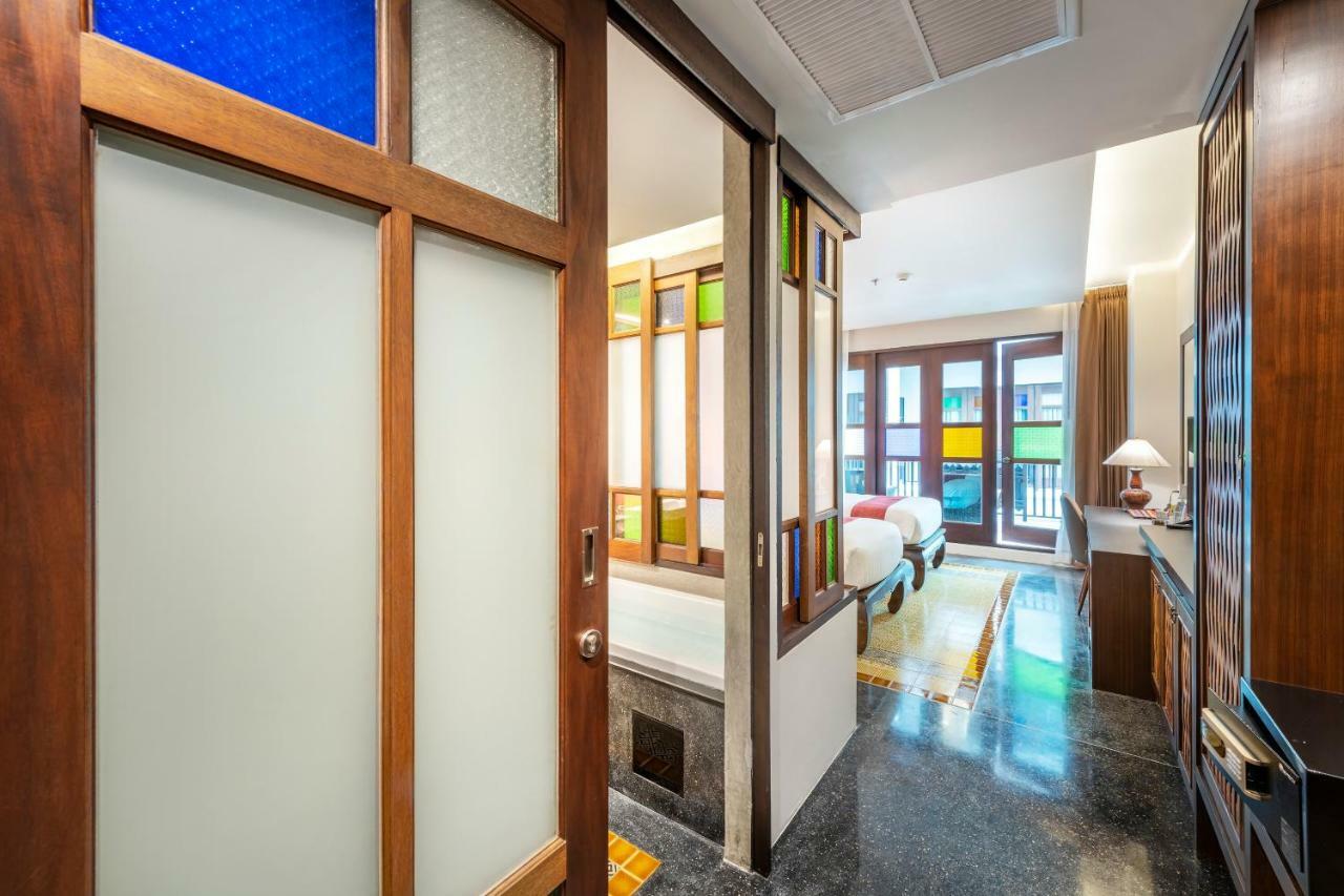 Deluxe Twin Bed Pool View