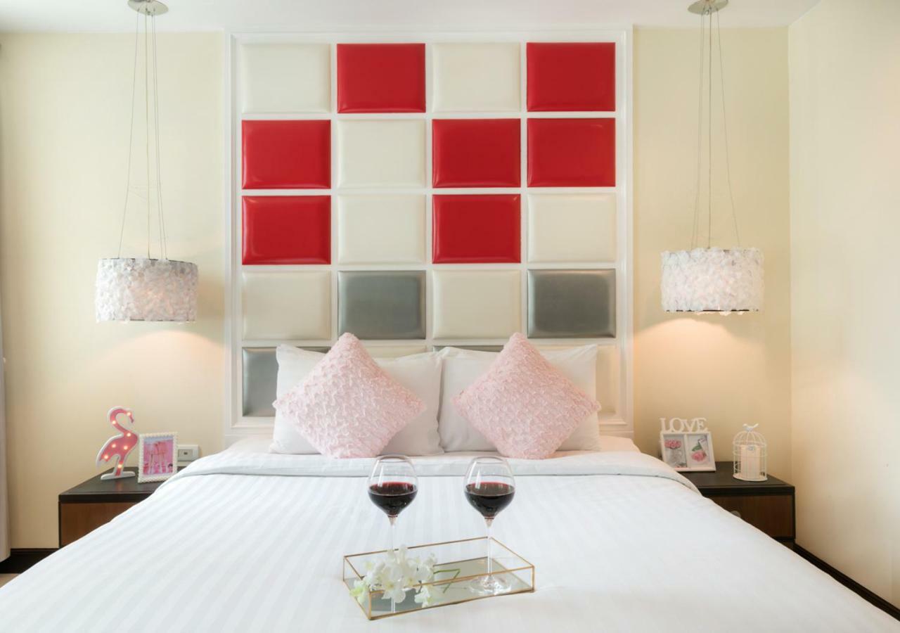 Theme room