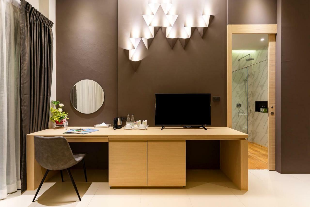 Deluxe Double or Twin Room with Terrace,910055575:JPEG