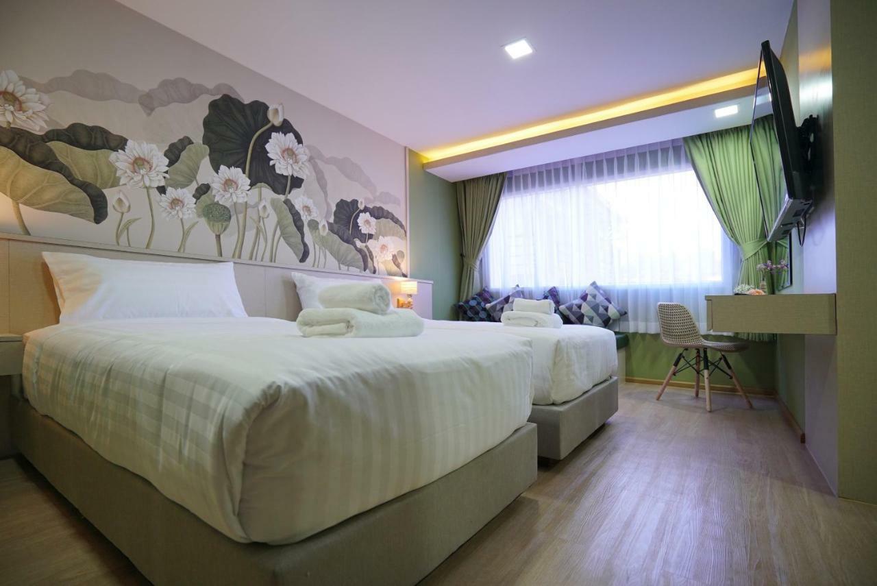Standard Twin Room Sofa