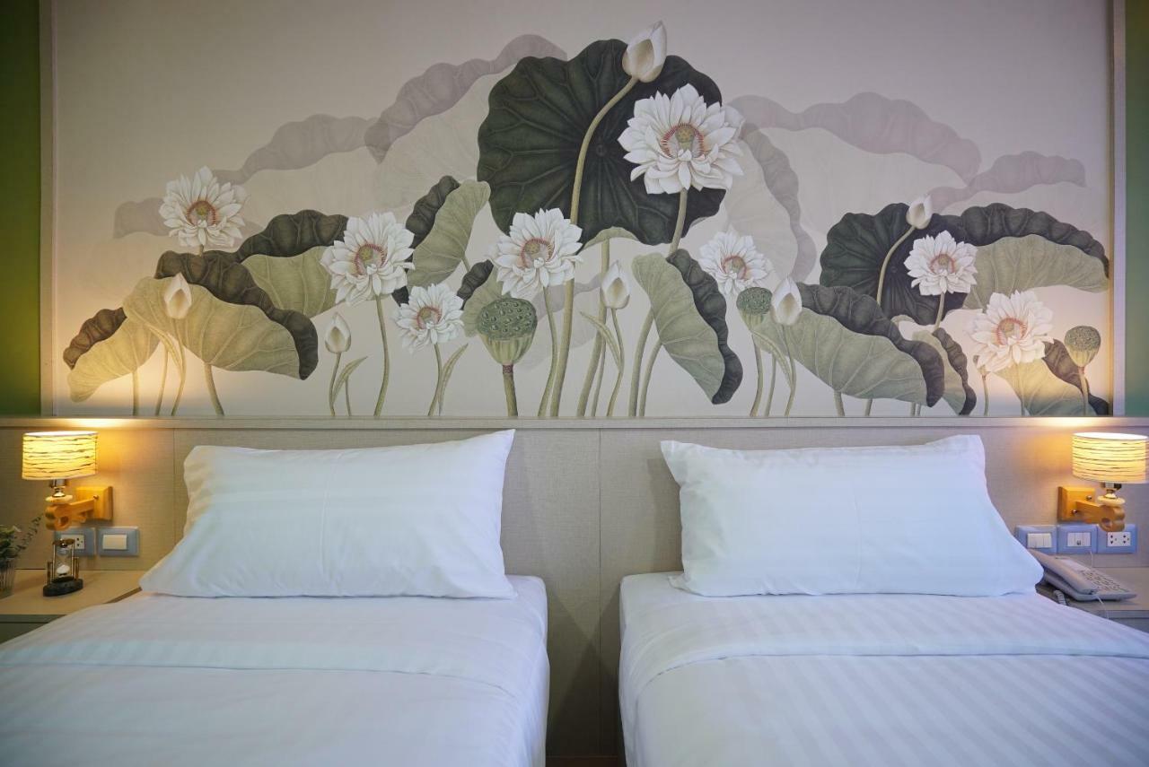 Standard Twin Room Sofa