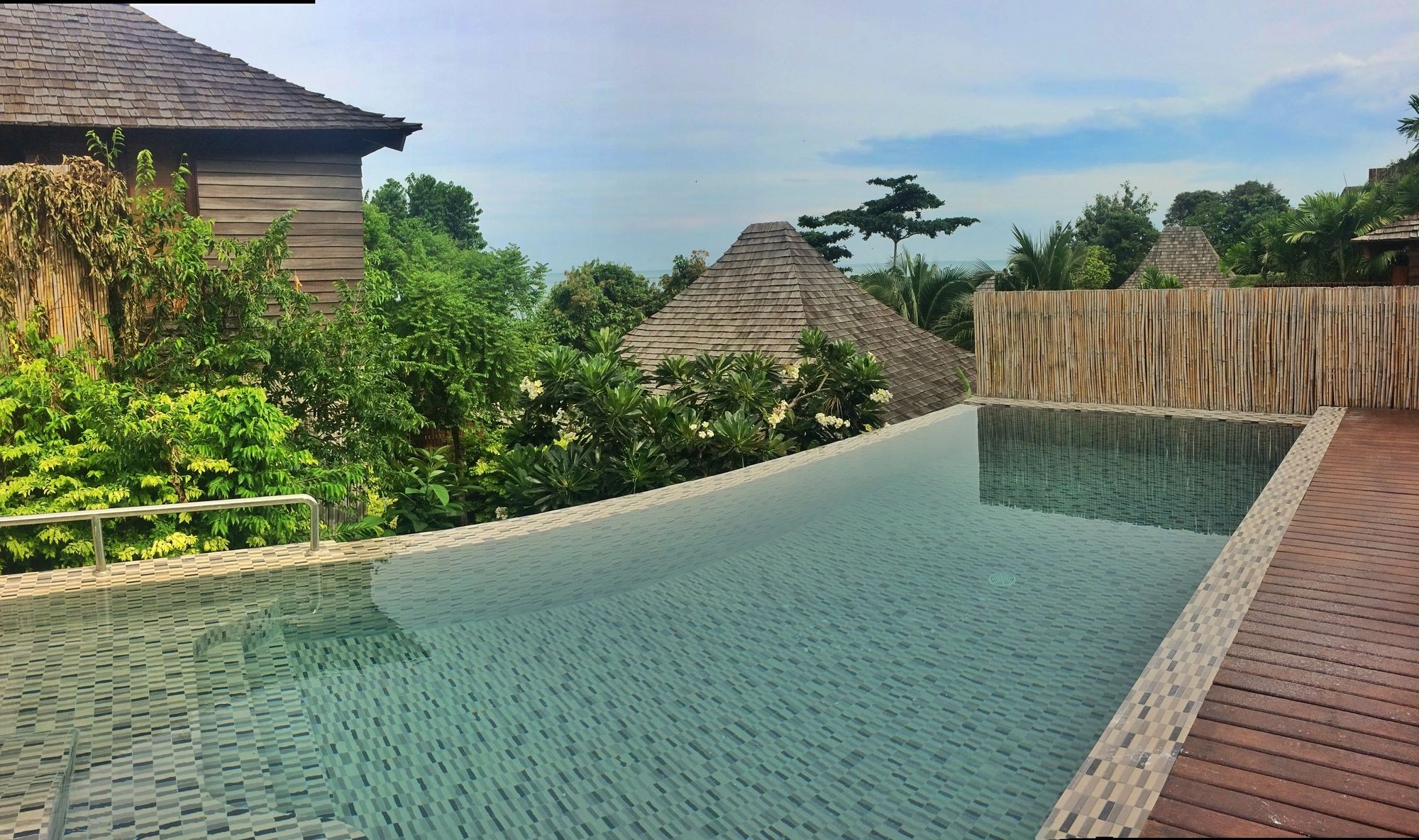 Villa con Piscina e Vista Oceano