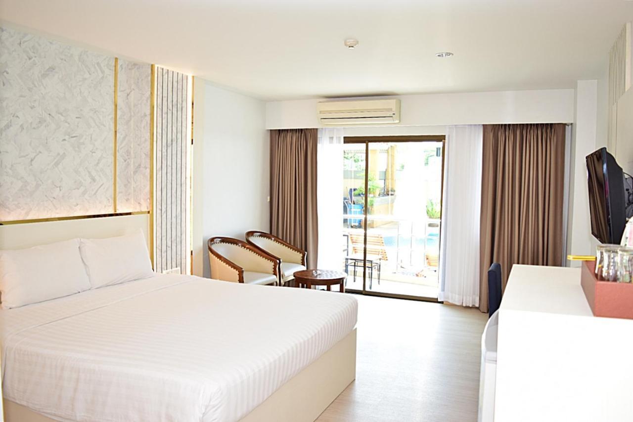 Deluxe Double Room Pool Access