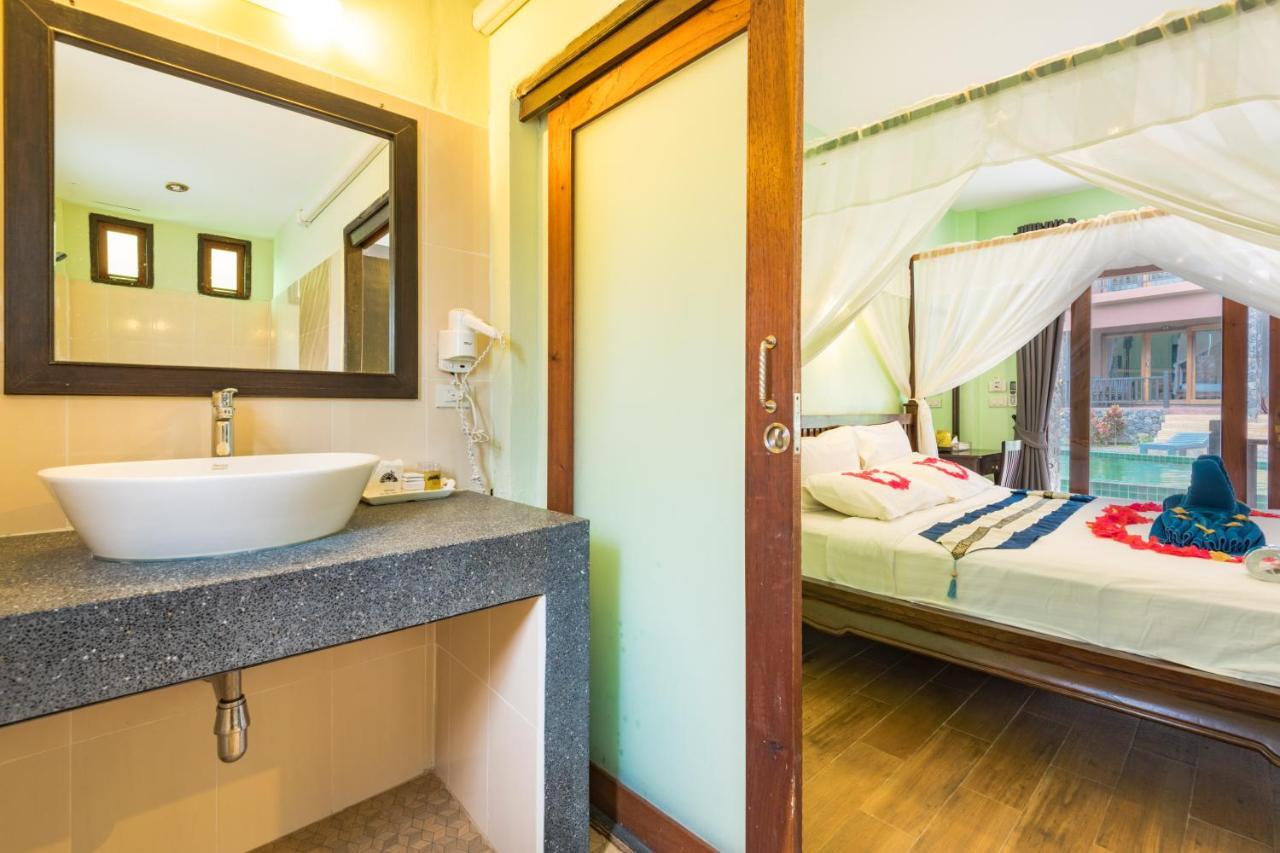 Superior Double Room Pool Access