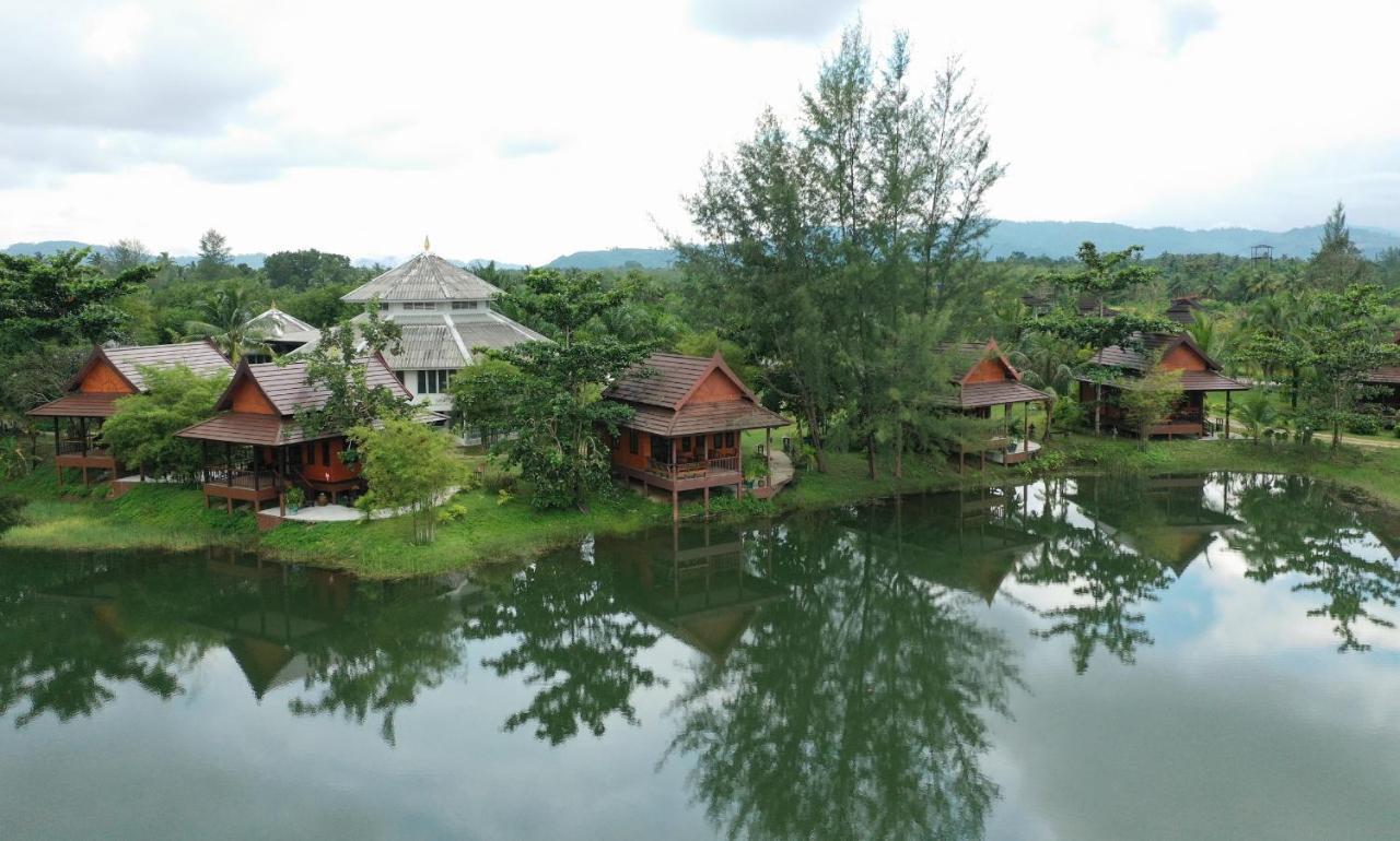 Villa Lake Front