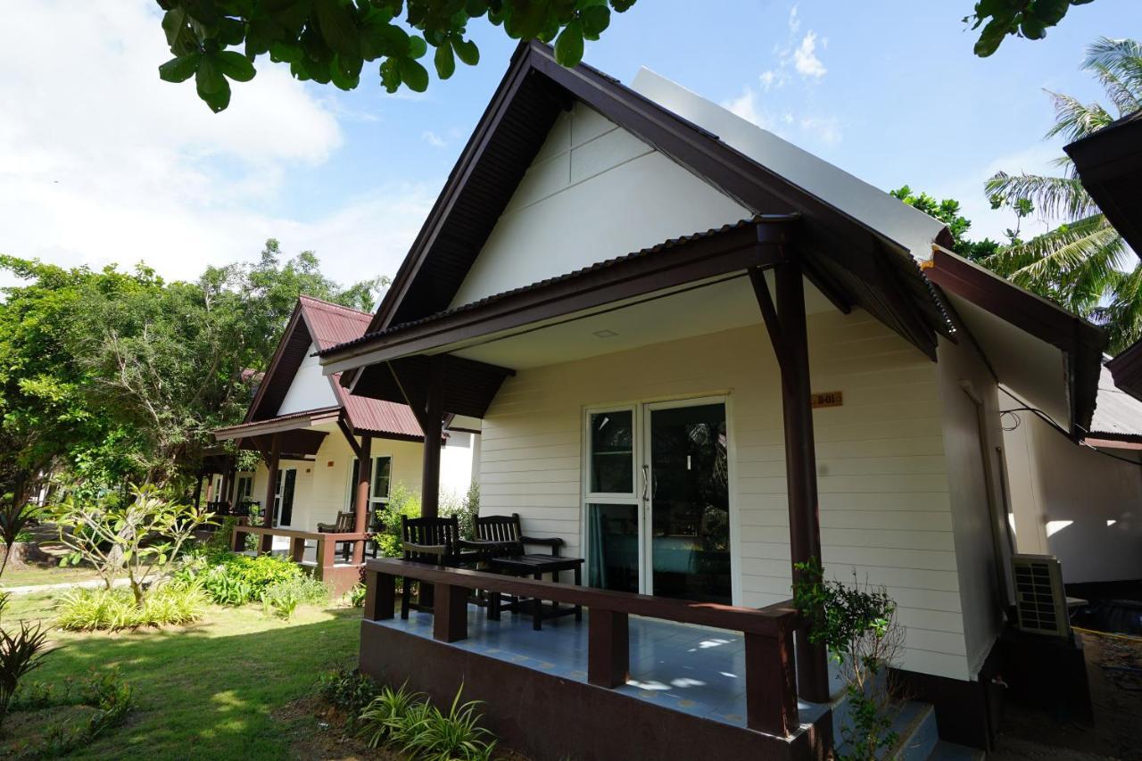 Superior Bungalow,933606595:JPEG