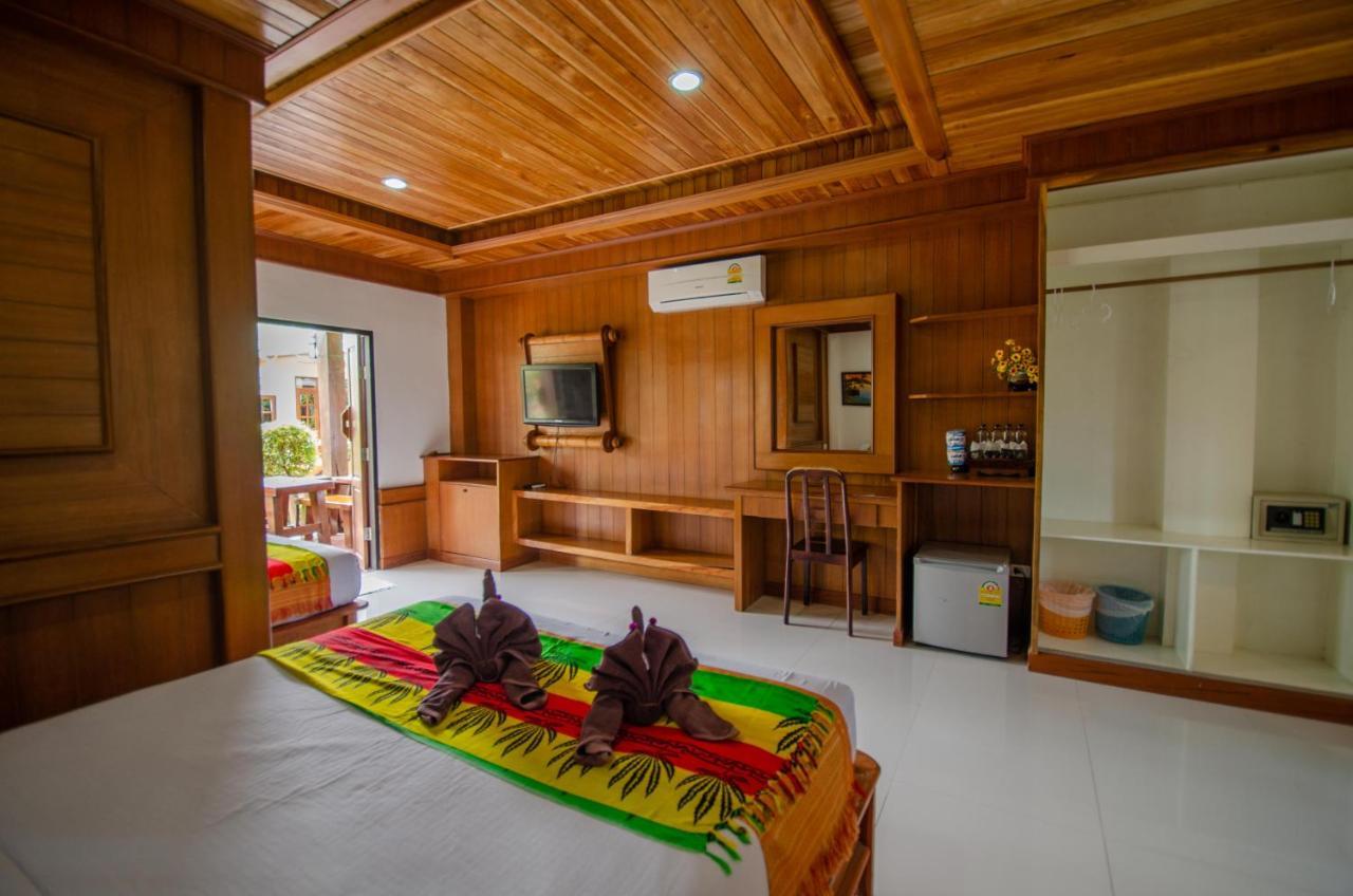 Deluxe Bungalow Twin Bed