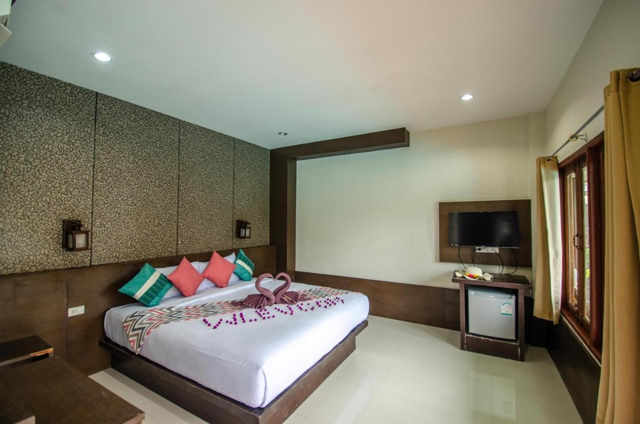 Deluxe Double Room Pool View