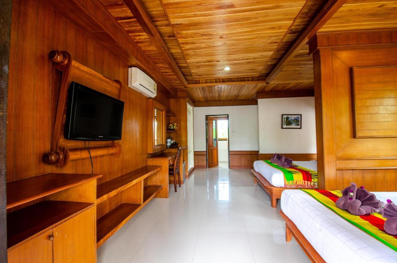 Deluxe Bungalow Twin Bed