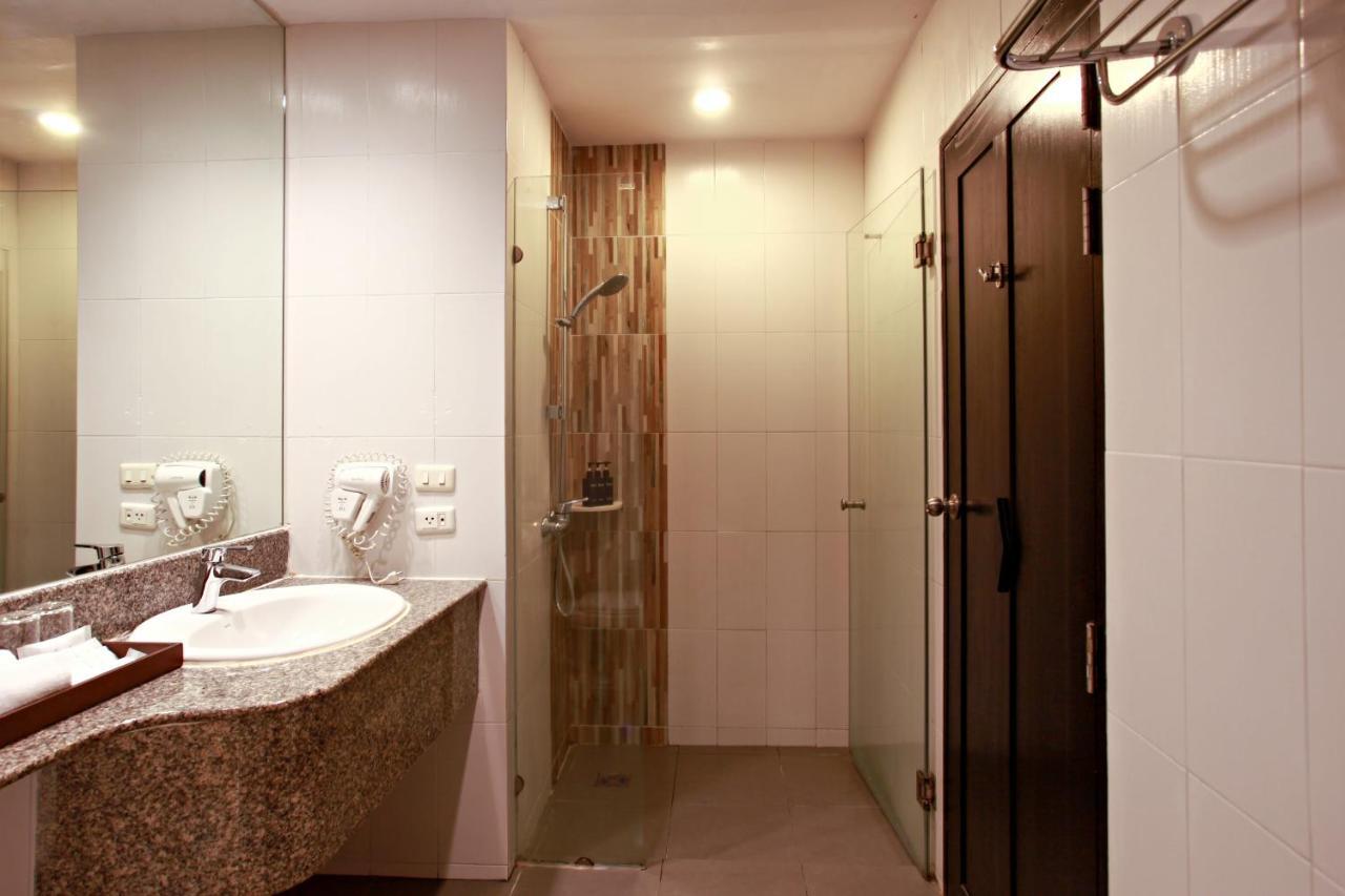 Deluxe Double or Twin Room Spa Bath